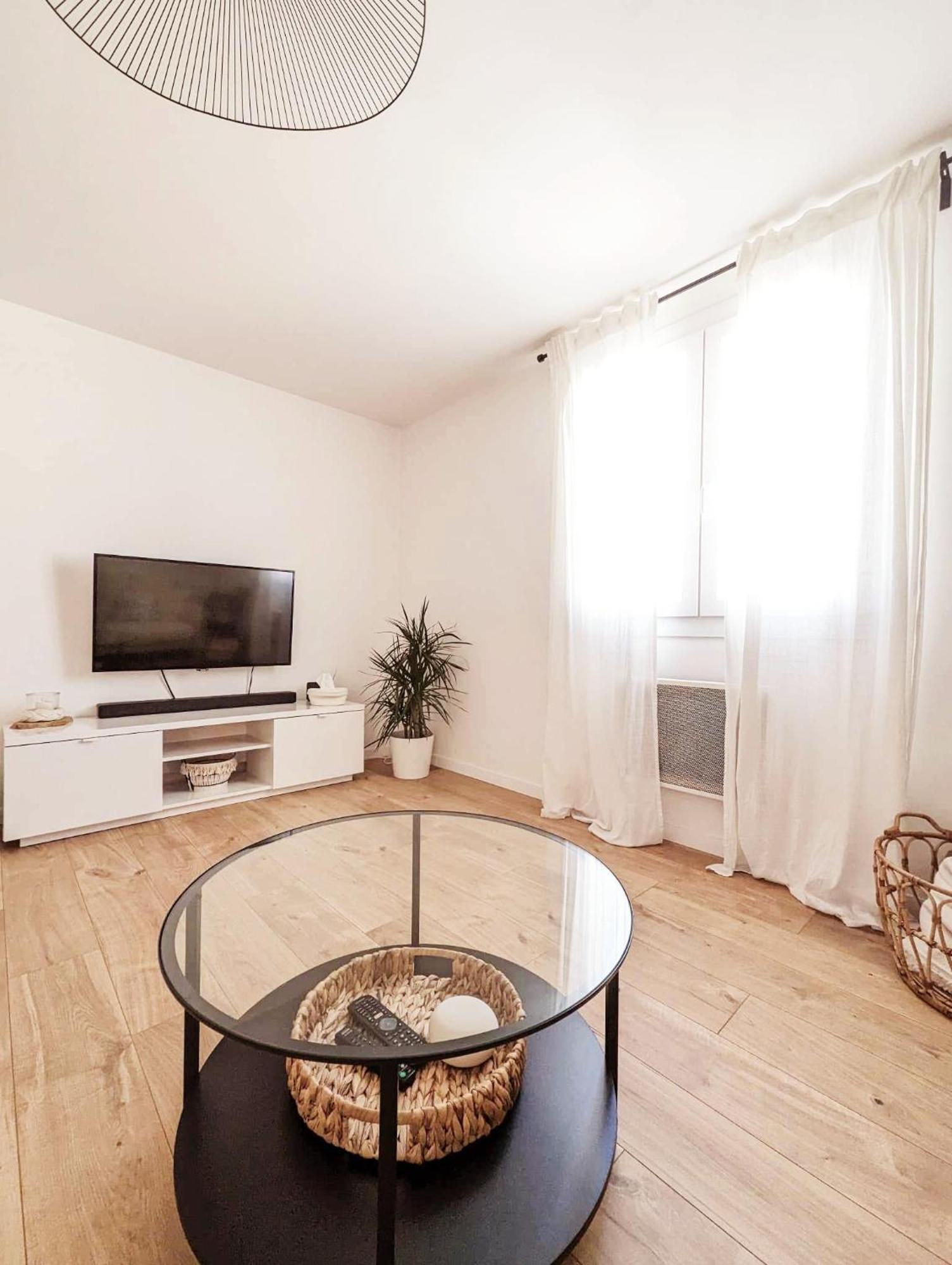 Parenthese Entre Pic Saint Loup Et Vignes - Meuble De Tourisme 3 Etoiles Apartment Les Matelles Luaran gambar